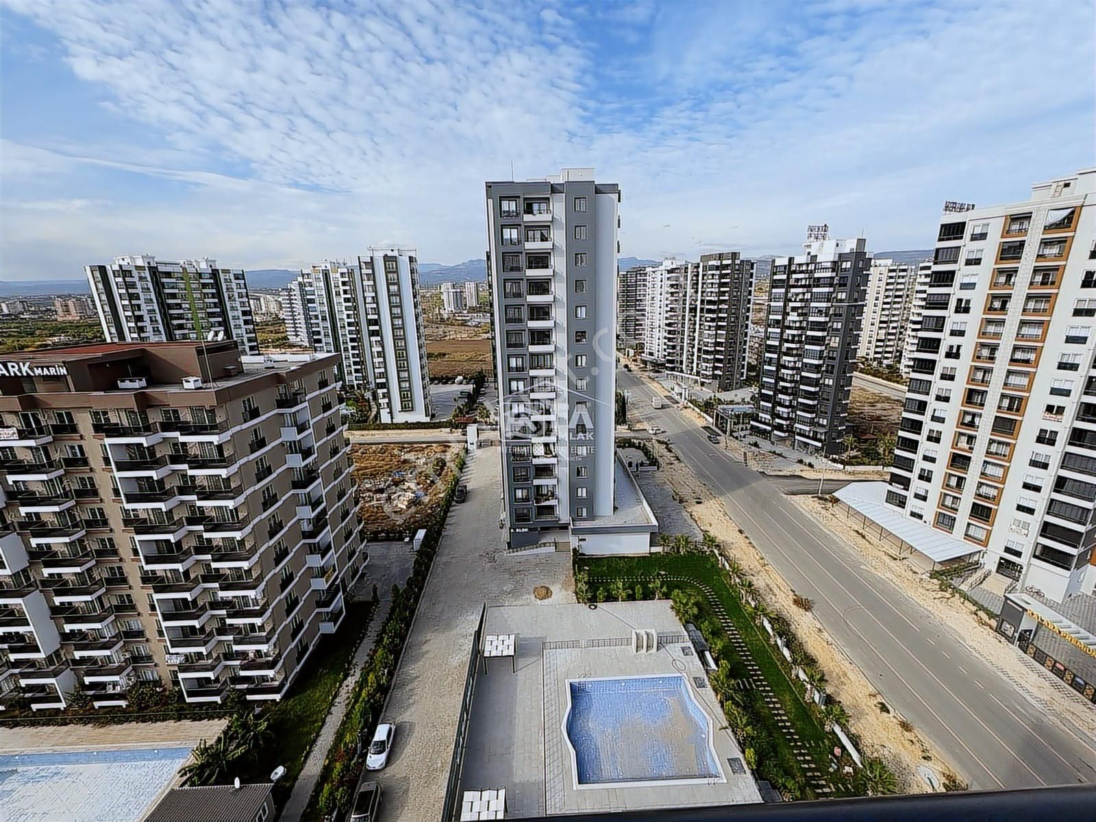 Fa'dan Tece'de Havuzlu-kış/yaz Oturmalık Doğalgazlı Lüks Daire