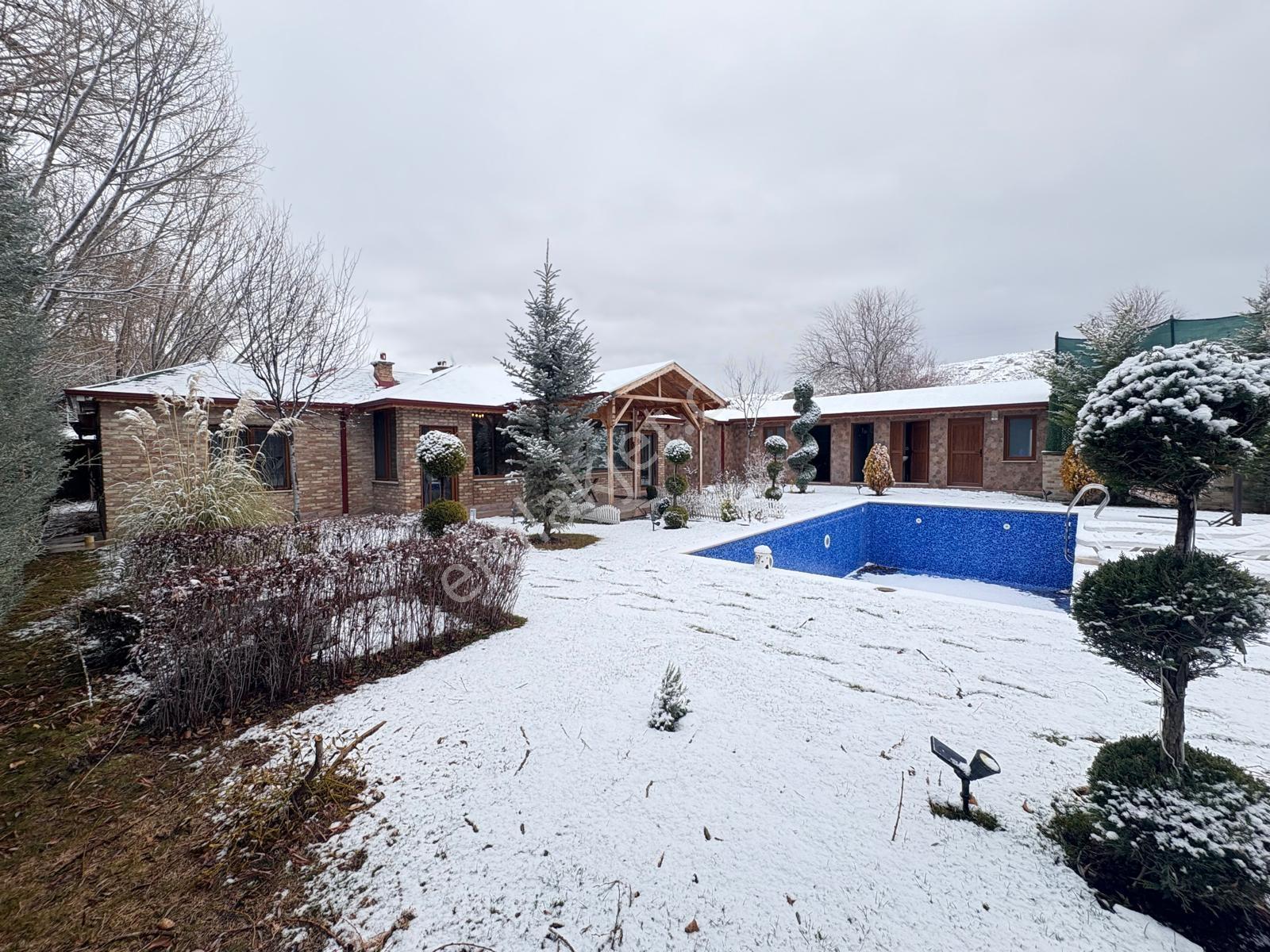 Takkeli Dağı Eteğinde, Havuzlu Ve Full Donanımlı Müstakil Yaşam - Görsel 27