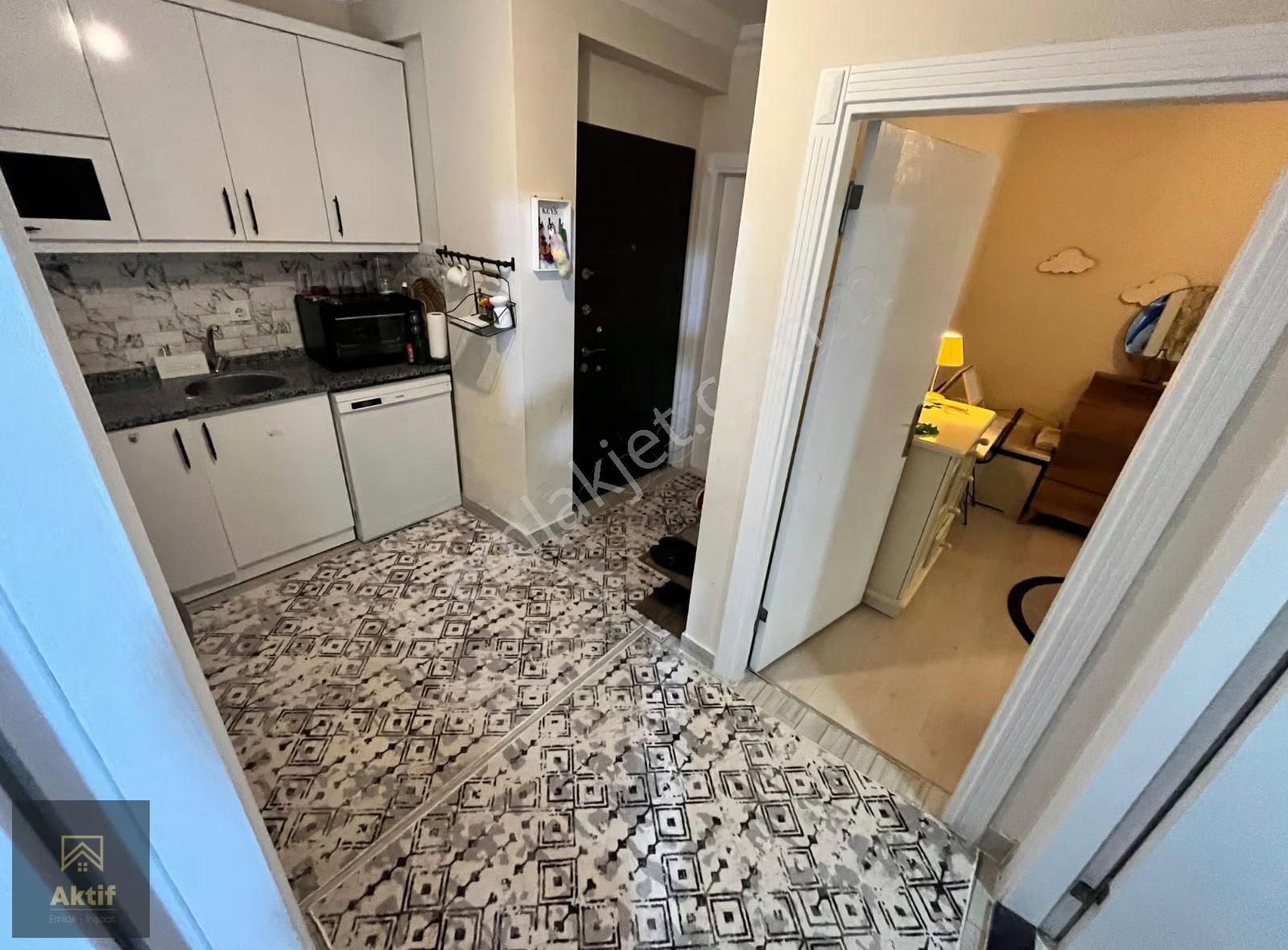 Kent Meydanı Dibi 1+1 13 Yıllık Mükemmel Genişlikte 80 M2 - Görsel 3