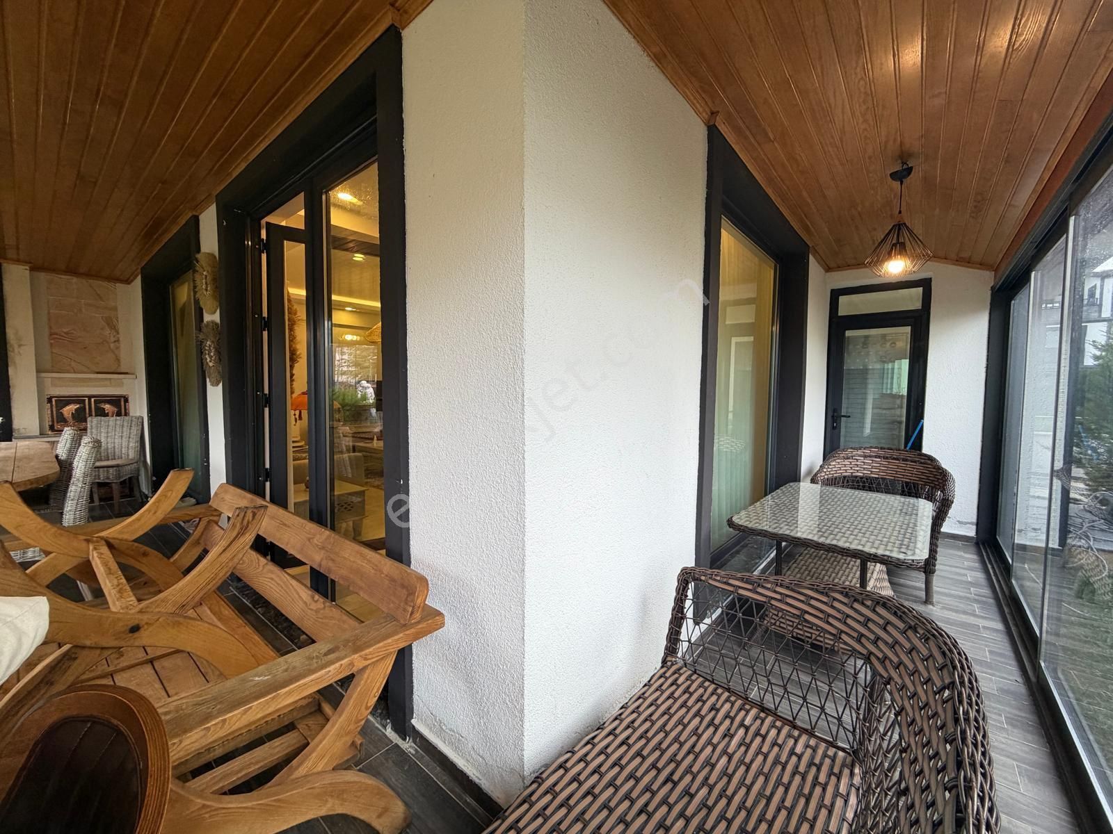 Denize Sıfır Sitede-lüks Eşyalı Yeni Trıpleks Villa - Görsel 17