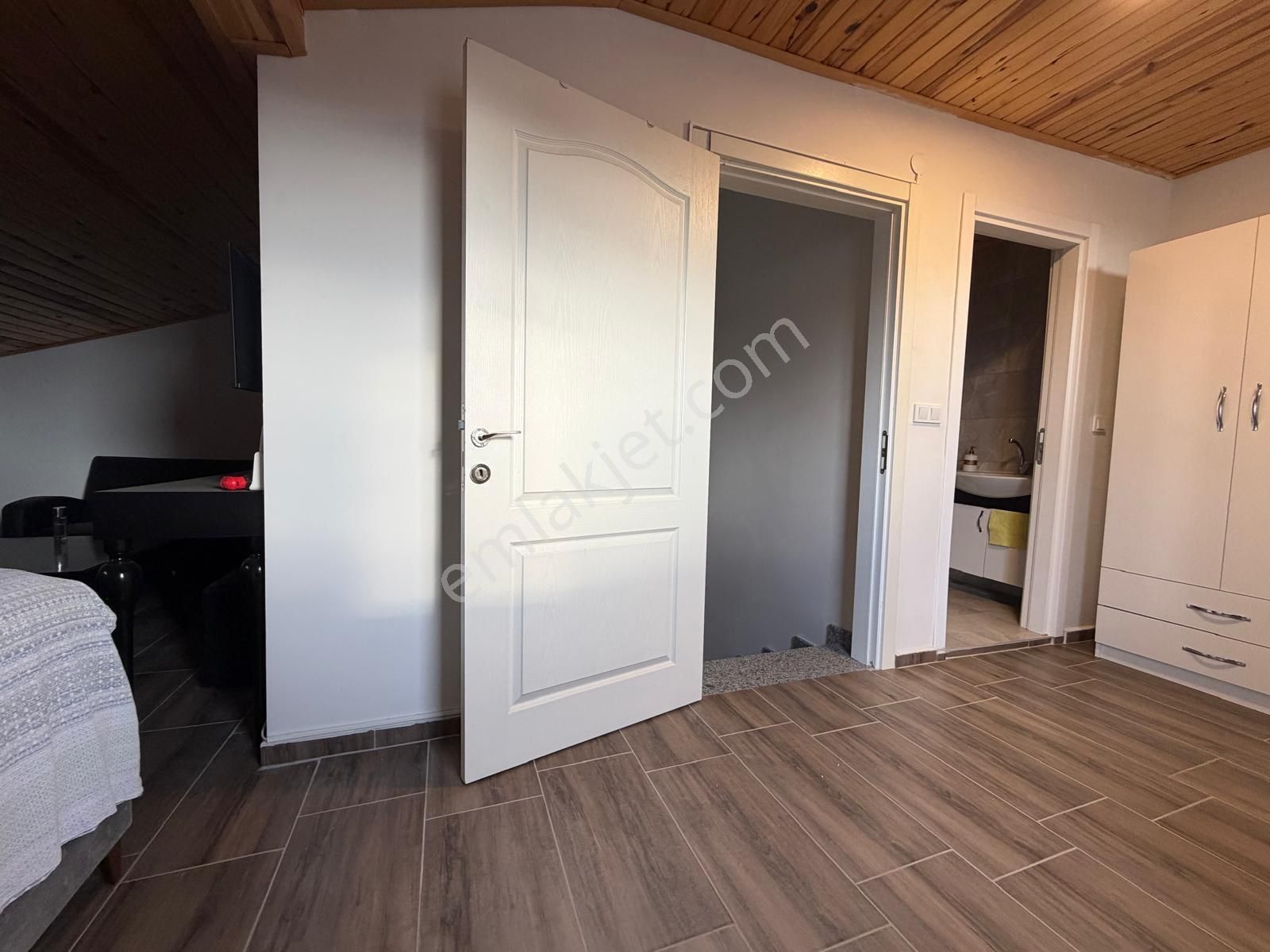 Denize Sıfır Sitede-lüks Eşyalı Yeni Trıpleks Villa - Görsel 32