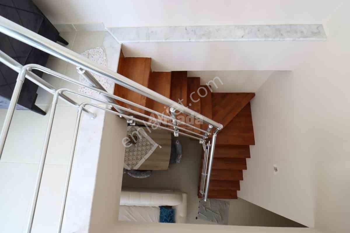 Kuşadası Değirmendere'de Deniz Manzaralı 3+1 Çatı Dubleks - Görsel 7