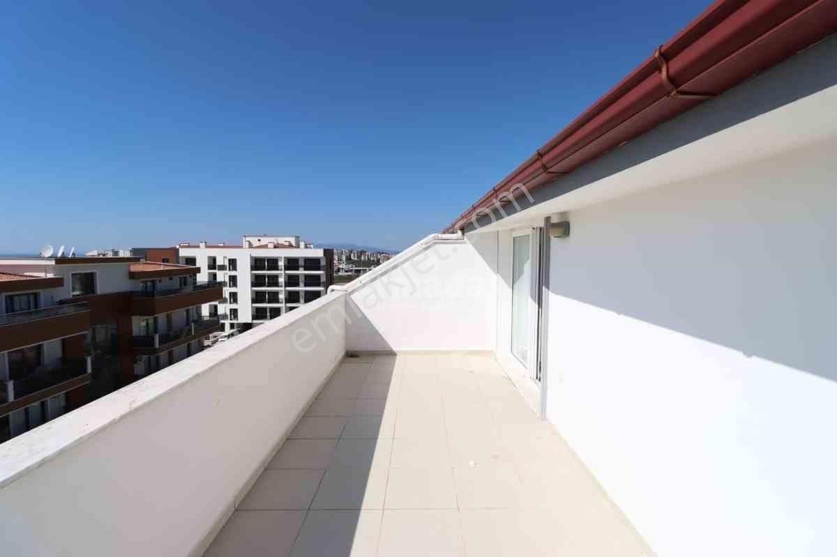 Kuşadası Değirmendere'de Deniz Manzaralı 3+1 Çatı Dubleks - Görsel 15