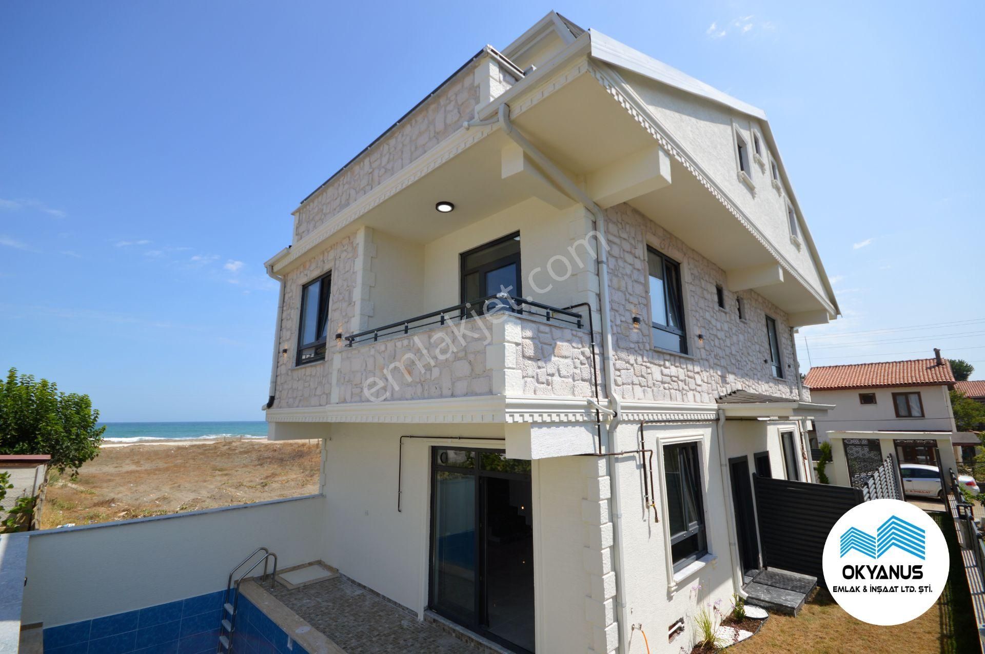 Kocaali’de Satılık 4+1 Denize Sıfır Havuzlu Lüks Villa