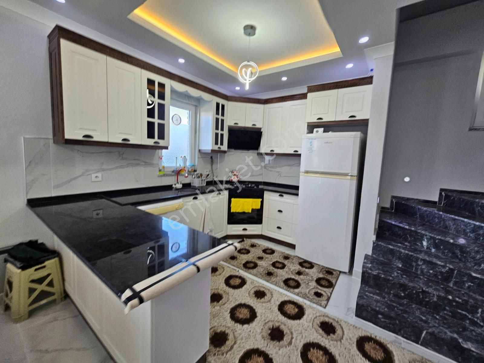 Deniz'den 5+1 Köşe Parsel, Müstakil Havuzlu, Geniş Bahçeli Villa - Görsel 26