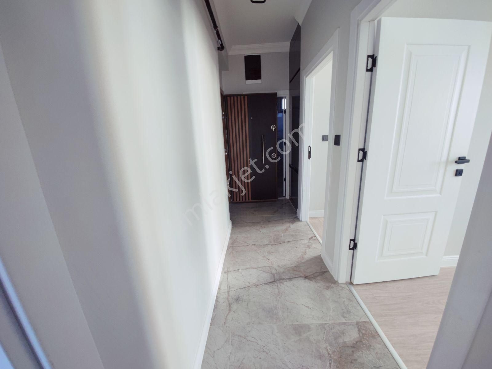 Cemilmeriç Cad Yakin Tek Daire Üzerine 2+1 90m2 Lüks Sıfır Daire - Görsel 27