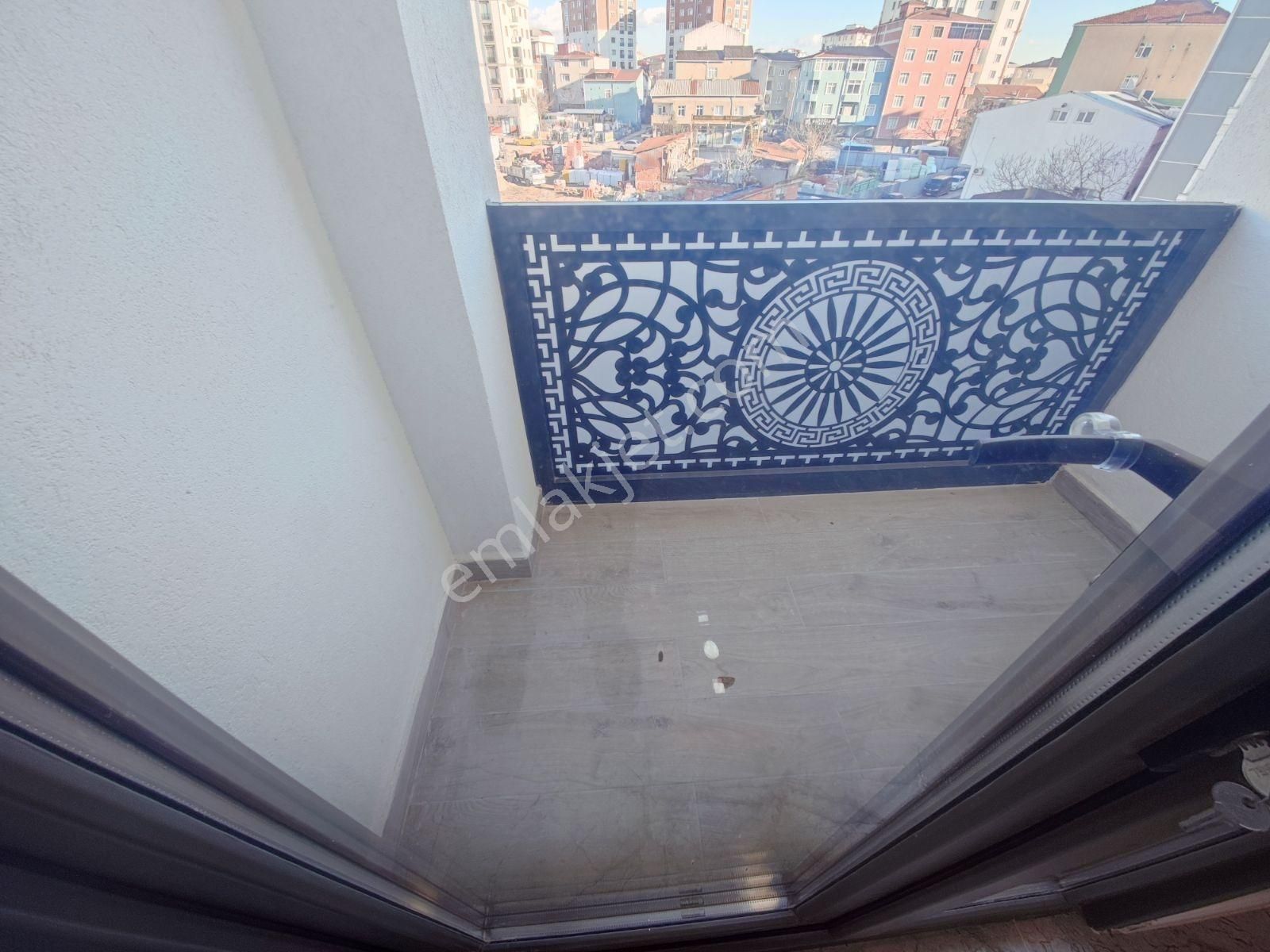 Cemilmeriç Cad Yakin Tek Daire Üzerine 2+1 90m2 Lüks Sıfır Daire - Görsel 18
