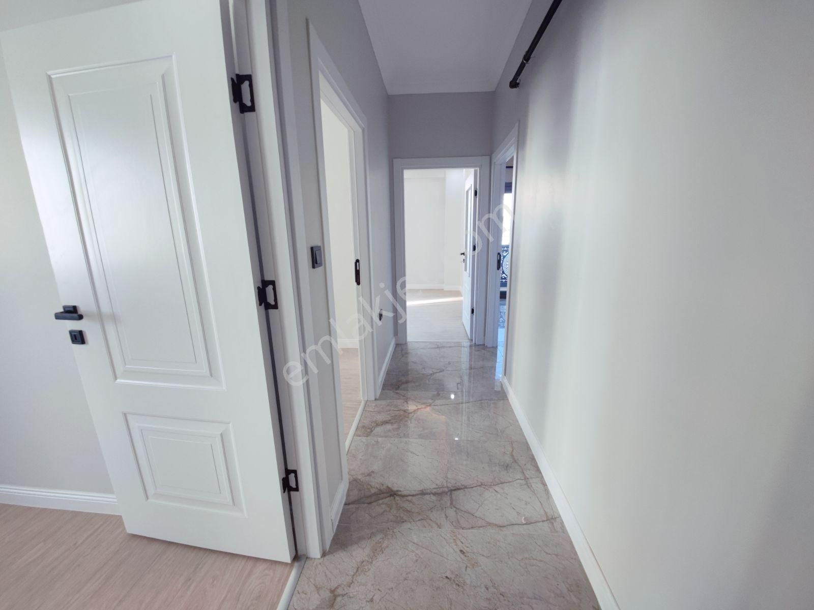 Cemilmeriç Cad Yakin Tek Daire Üzerine 2+1 90m2 Lüks Sıfır Daire - Görsel 32