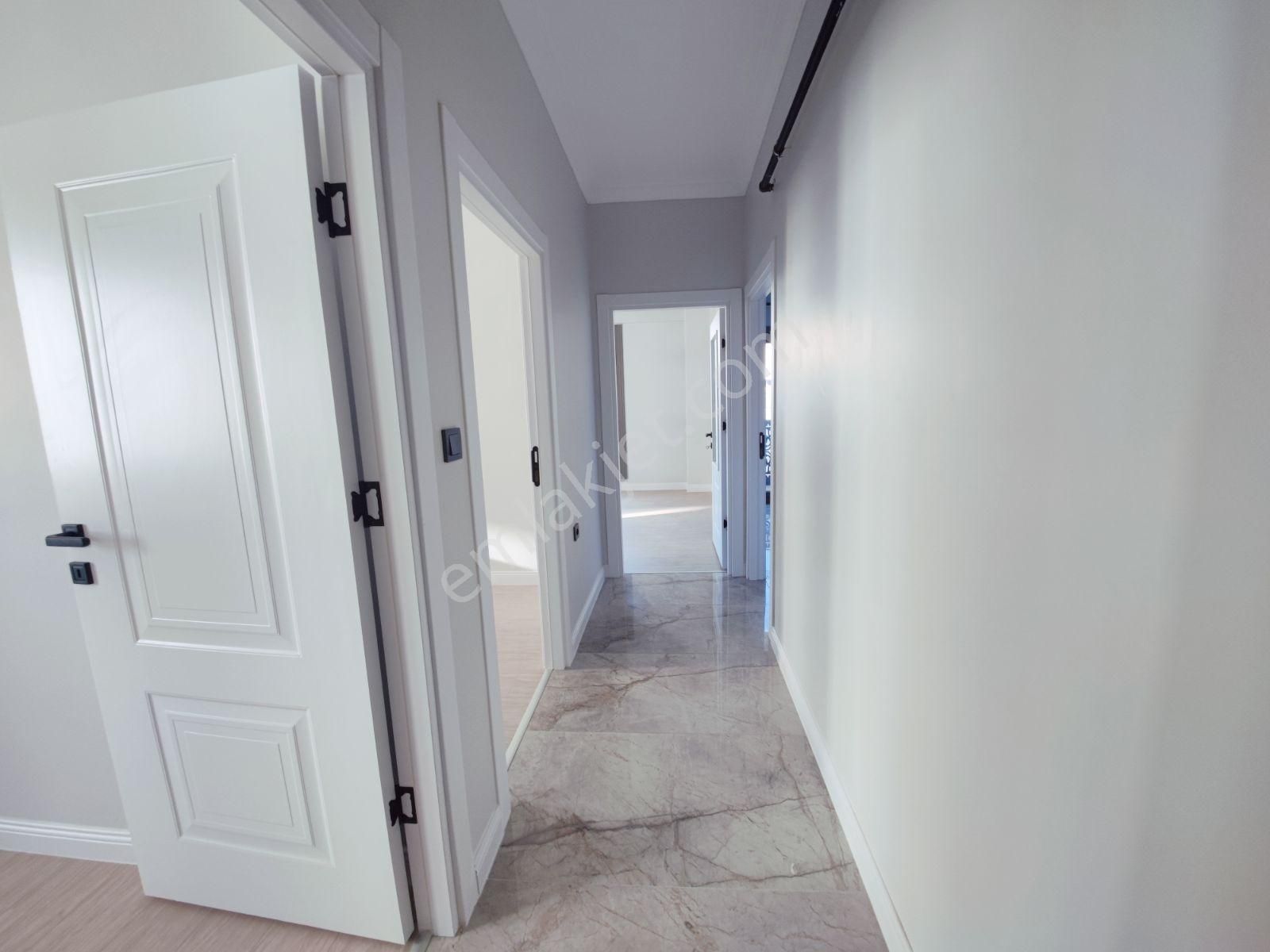Cemilmeriç Cad Yakin Tek Daire Üzerine 2+1 90m2 Lüks Sıfır Daire - Görsel 21