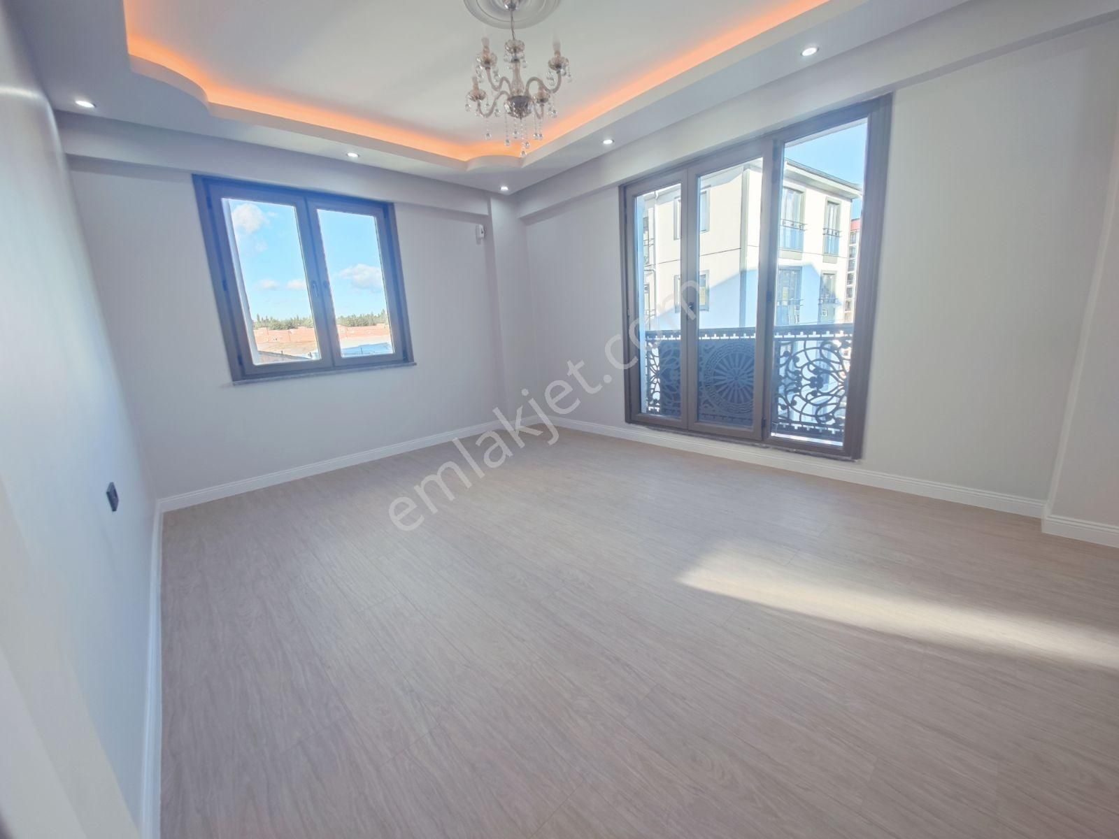 Cemilmeriç Cad Yakin Tek Daire Üzerine 2+1 90m2 Lüks Sıfır Daire - Görsel 11