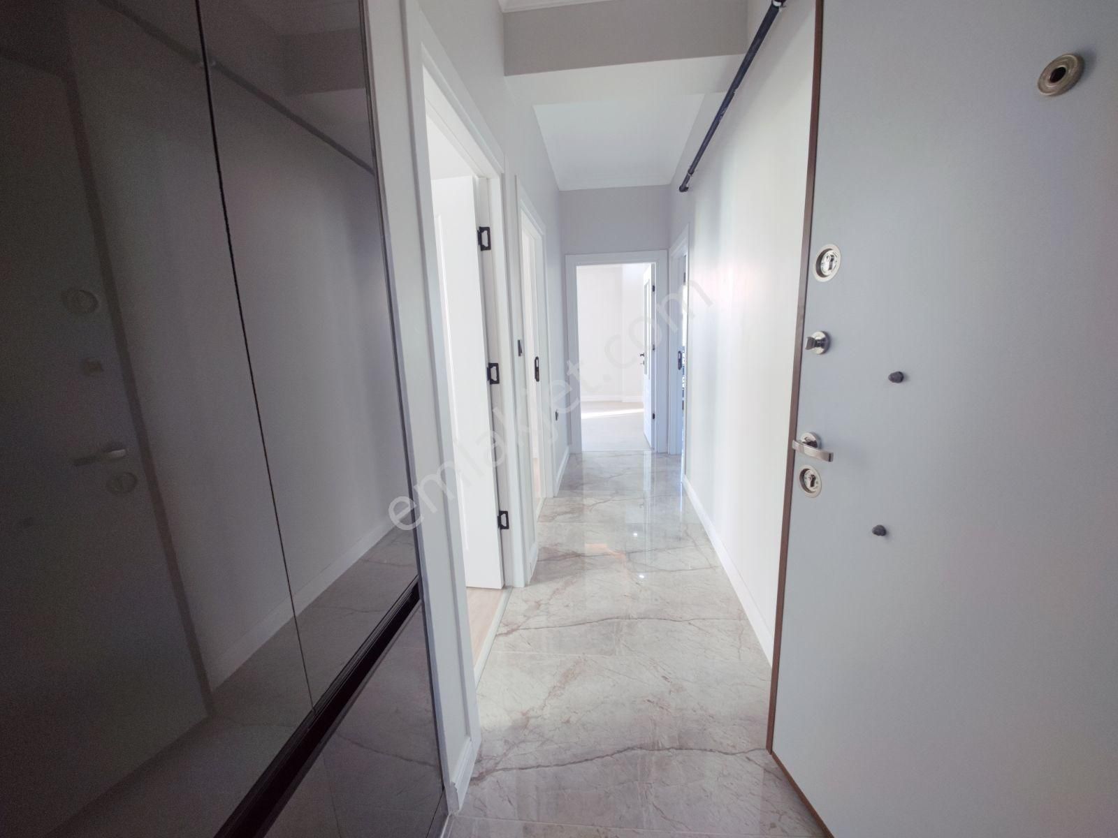 Cemilmeriç Cad Yakin Tek Daire Üzerine 2+1 90m2 Lüks Sıfır Daire - Görsel 31