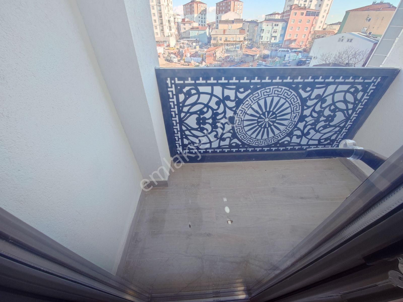 Cemilmeriç Cad Yakin Tek Daire Üzerine 2+1 90m2 Lüks Sıfır Daire - Görsel 34