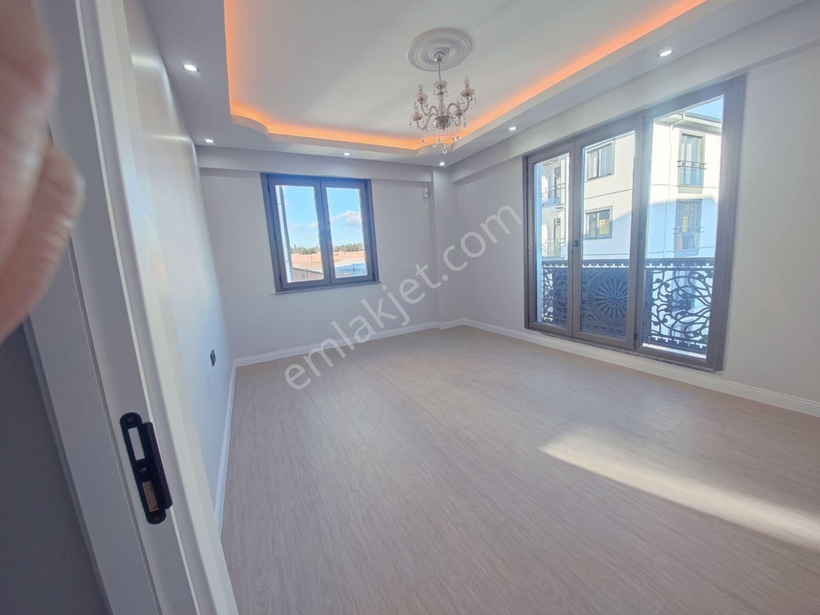Cemilmeriç Cad Yakin Tek Daire Üzerine 2+1 90m2 Lüks Sıfır Daire - Görsel 6