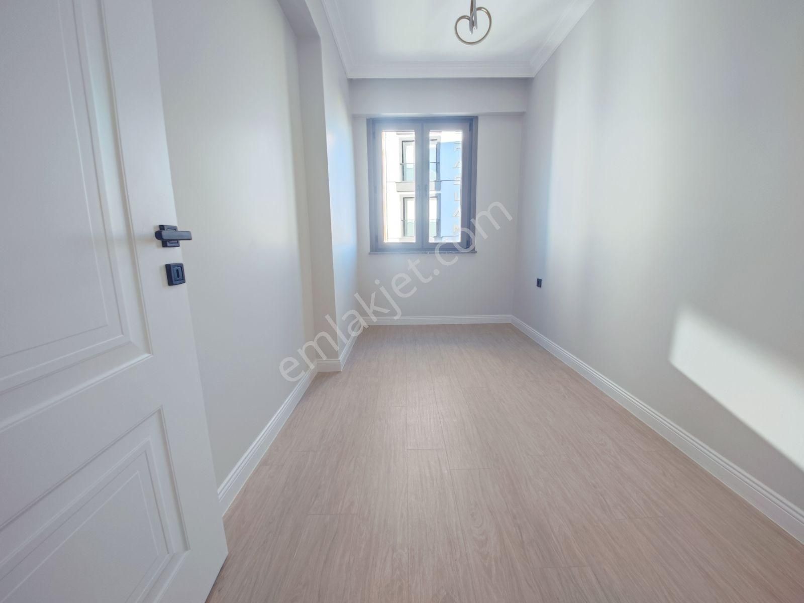Cemilmeriç Cad Yakin Tek Daire Üzerine 2+1 90m2 Lüks Sıfır Daire - Görsel 24