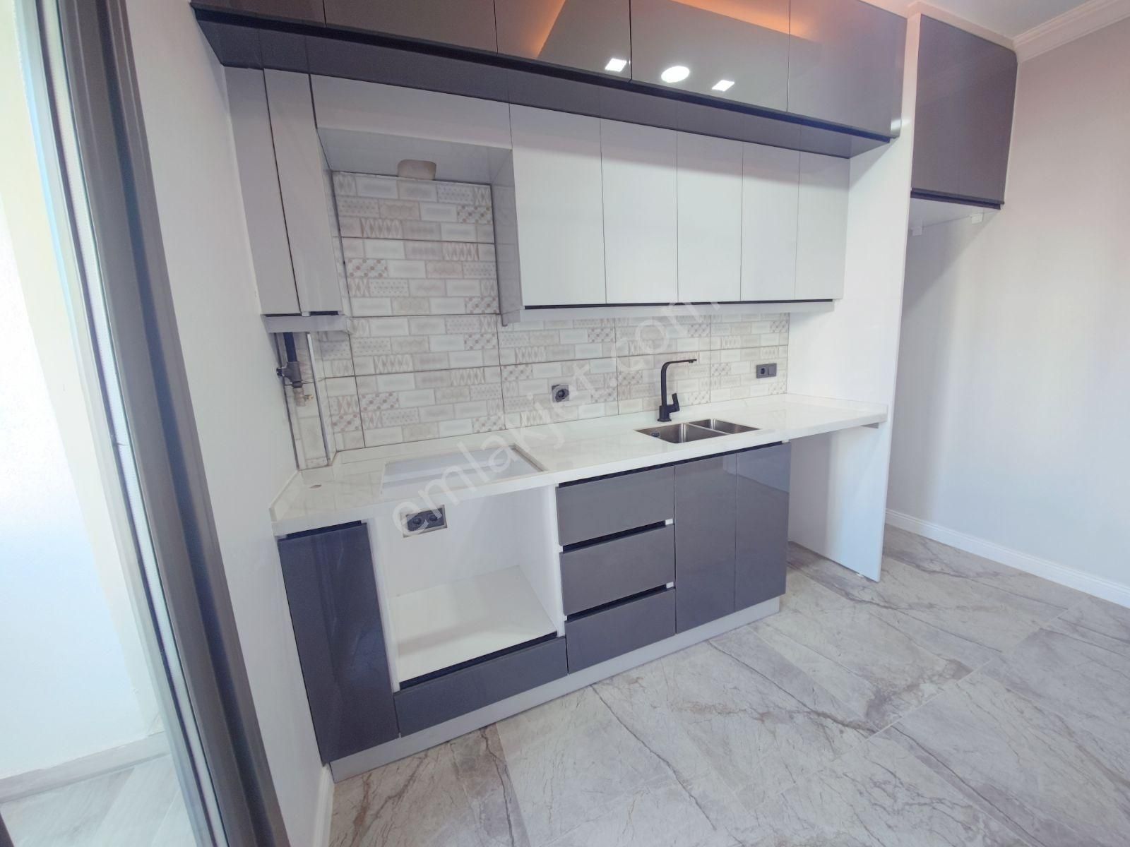 Cemilmeriç Cad Yakin Tek Daire Üzerine 2+1 90m2 Lüks Sıfır Daire - Görsel 10