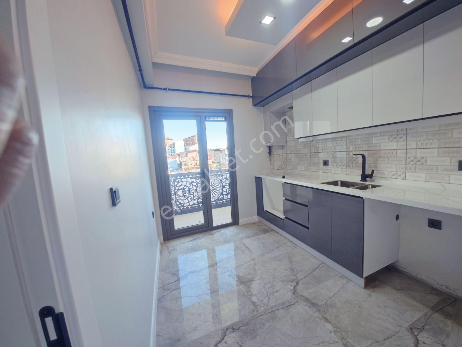Cemilmeriç Cad Yakin Tek Daire Üzerine 2+1 90m2 Lüks Sıfır Daire - Görsel 13