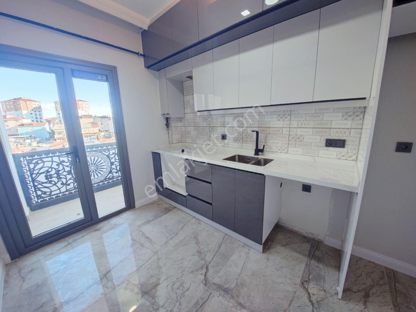 Cemilmeriç Cad Yakin Tek Daire Üzerine 2+1 90m2 Lüks Sıfır Daire - Görsel 9