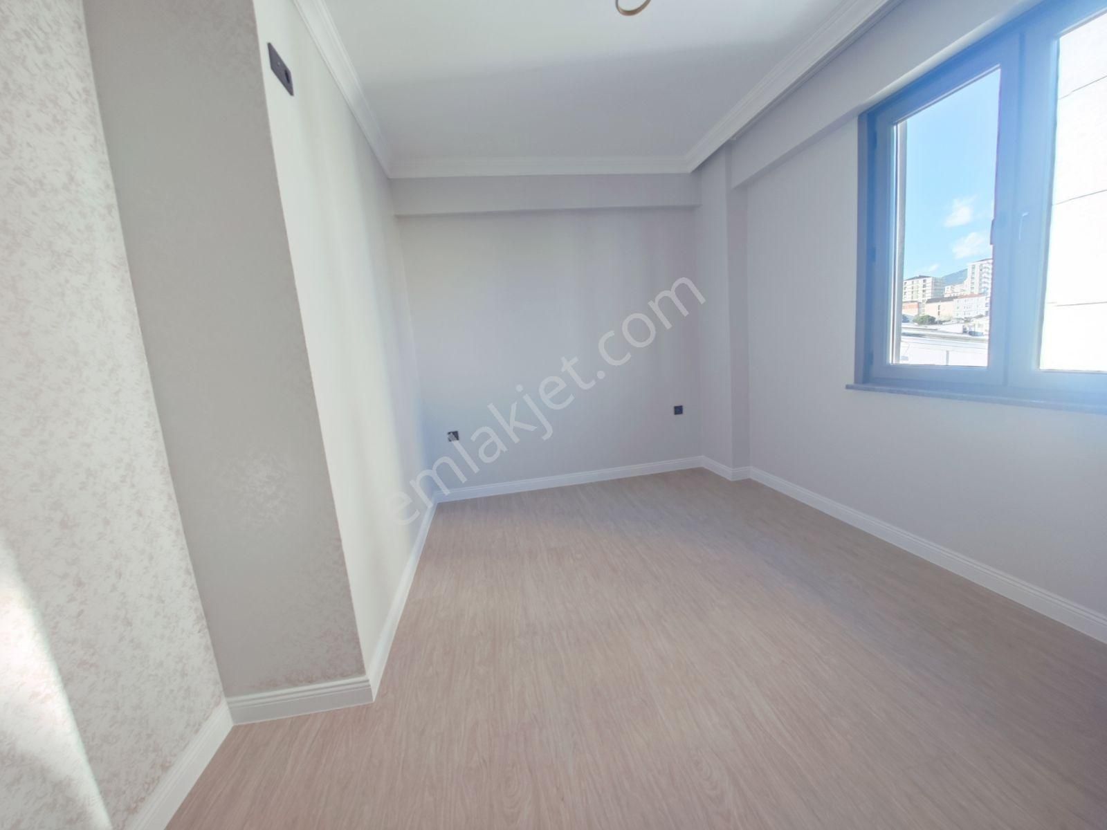 Cemilmeriç Cad Yakin Tek Daire Üzerine 2+1 90m2 Lüks Sıfır Daire - Görsel 26