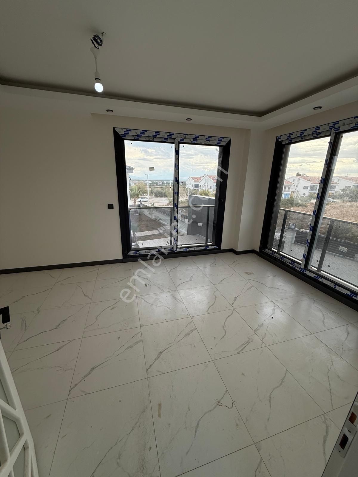 Efeler’de Tam Müstakil, Denize Yakın Merkezi Konum Villa - Görsel 16