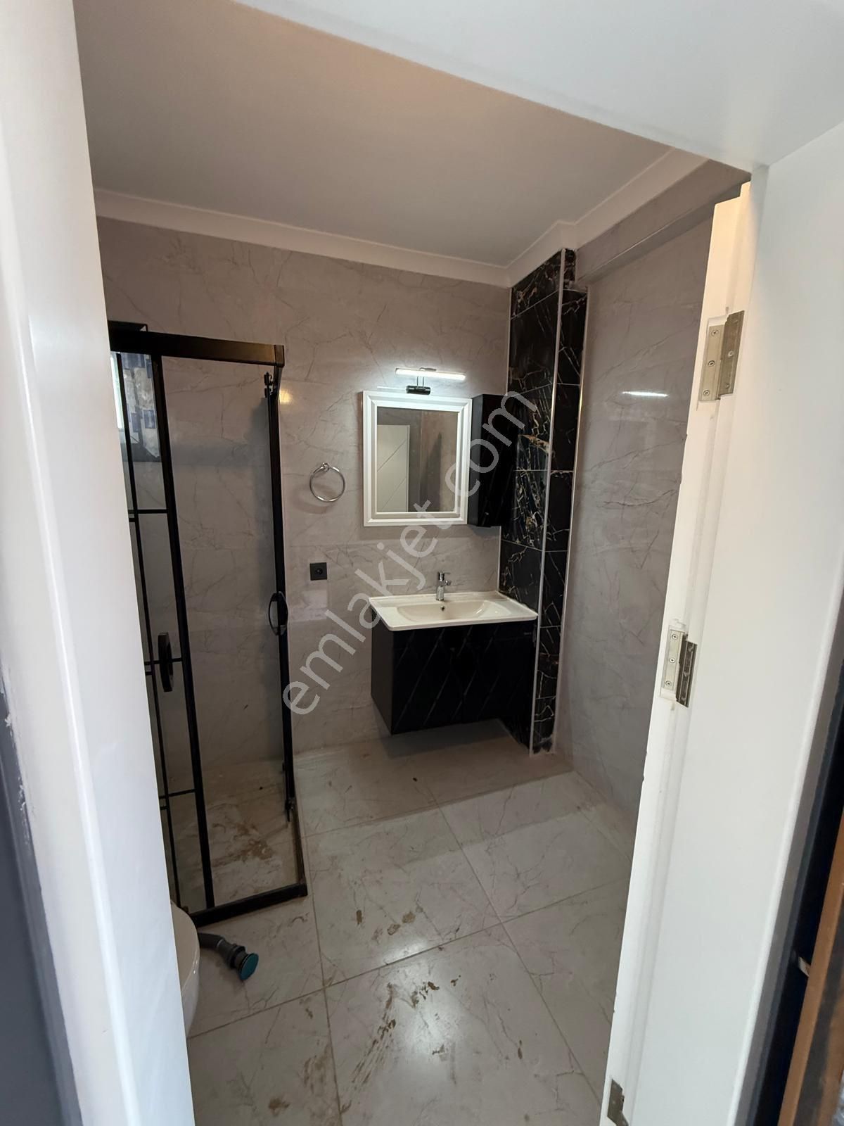 Efeler’de Tam Müstakil, Denize Yakın Merkezi Konum Villa - Görsel 11