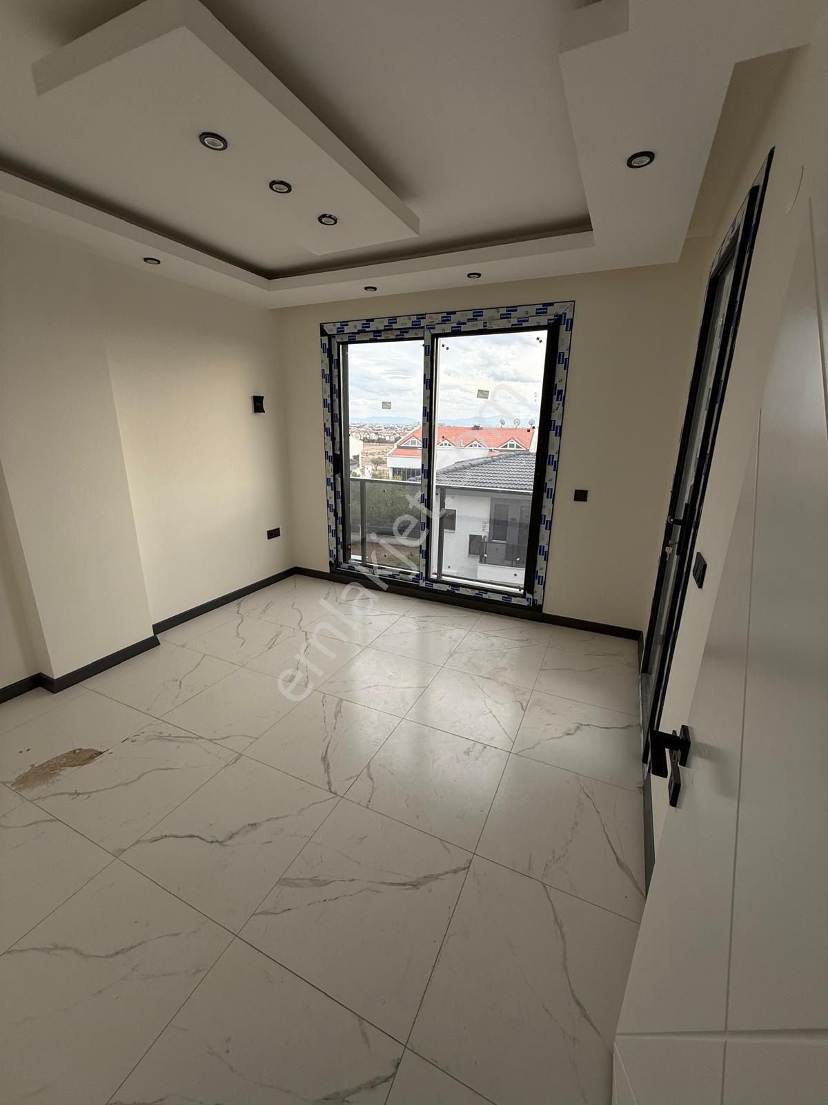 Efeler’de Tam Müstakil, Denize Yakın Merkezi Konum Villa - Görsel 9