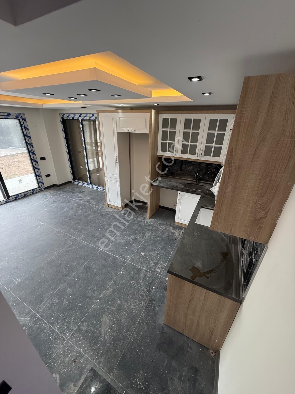 Efeler’de Tam Müstakil, Denize Yakın Merkezi Konum Villa - Görsel 14