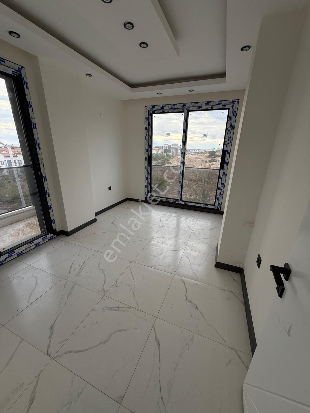 Efeler’de Tam Müstakil, Denize Yakın Merkezi Konum Villa - Görsel 8