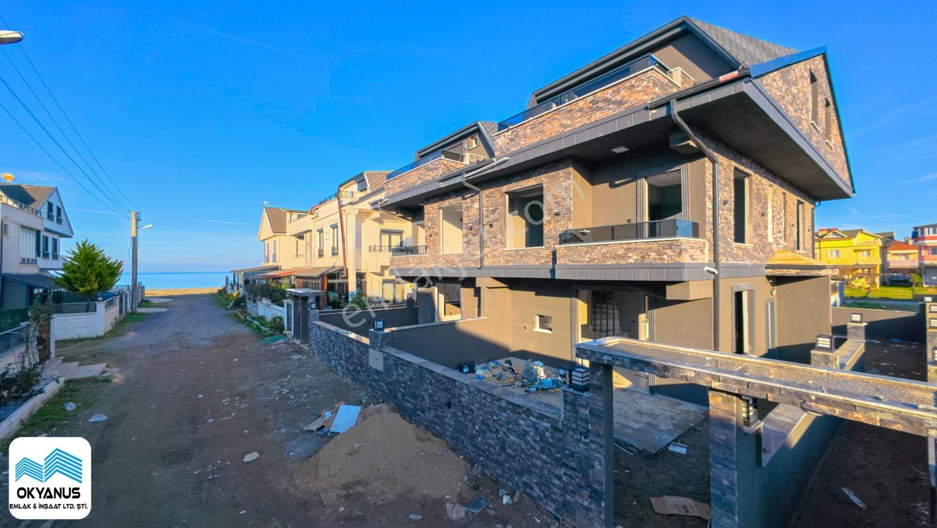 Kocaali De Deniz Manzaralı Ön Cephe Taş Detaylı 3+1 Villa