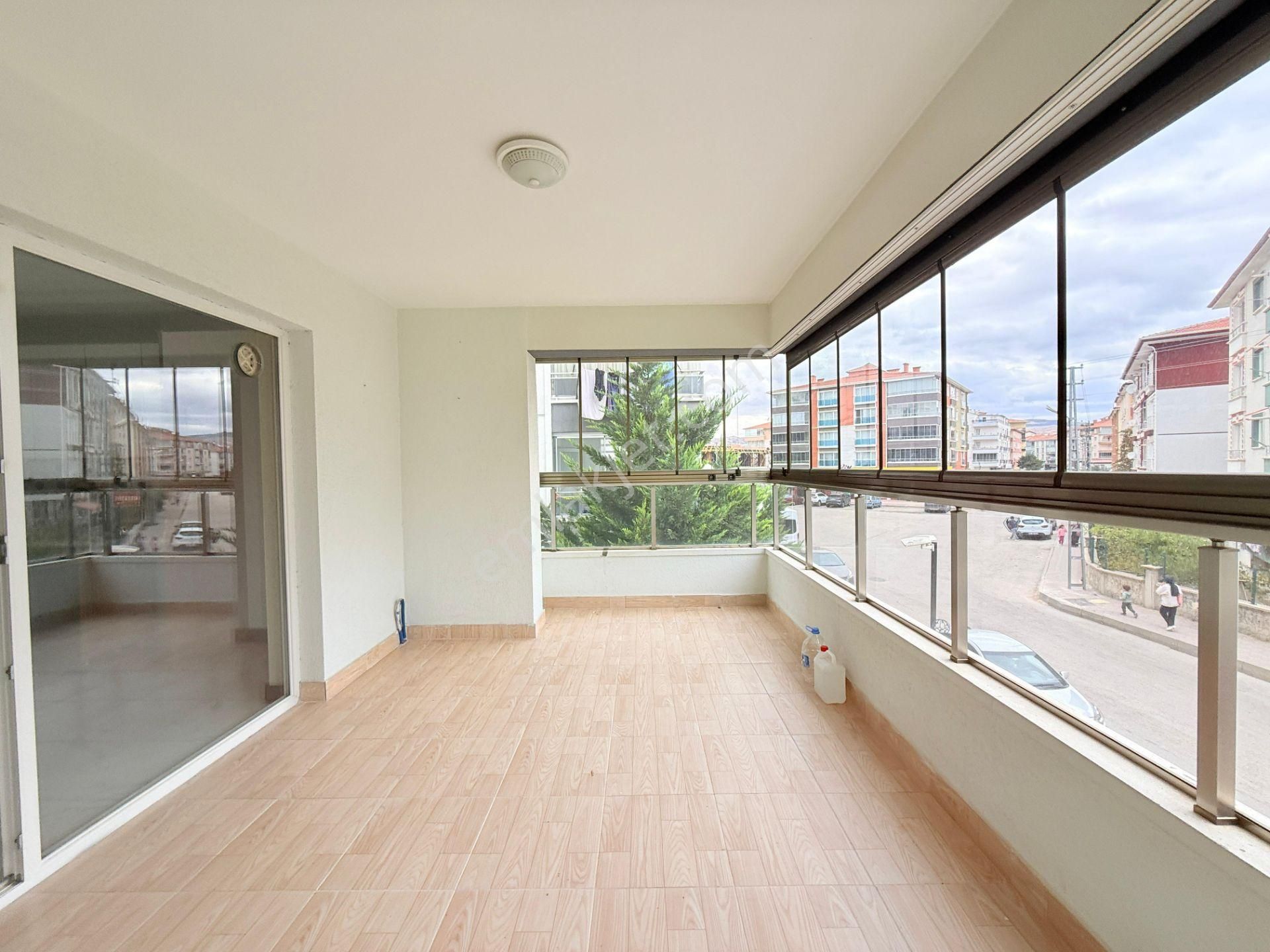 Yıldız'dan Konum Harikası Ara Kat Geniş Cam Balkon Masrafsız 3+1 - Görsel 8