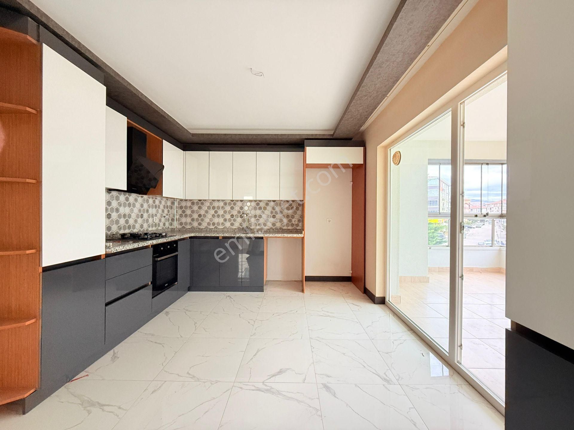 Yıldız'dan Konum Harikası Ara Kat Geniş Cam Balkon Masrafsız 3+1 - Görsel 4