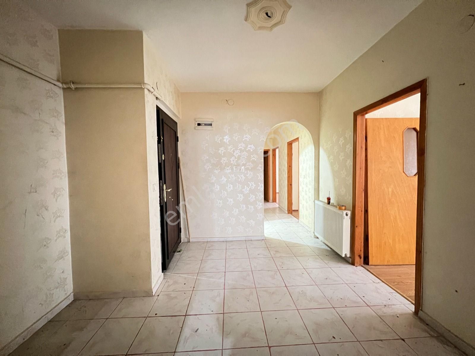 Kalecik Emlak'tan Merkezde 3+1 Cam Balkonlu Yüksek Giriş Ön Cephe - Görsel 24