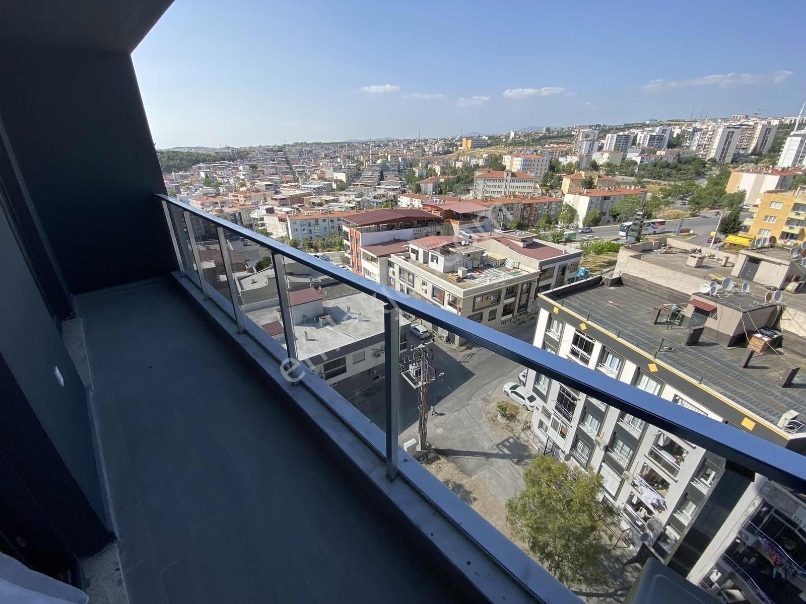 Namlıdan Havuzlu Site İçerisinde Arakat Güvenlikli 1+1 - Görsel 3