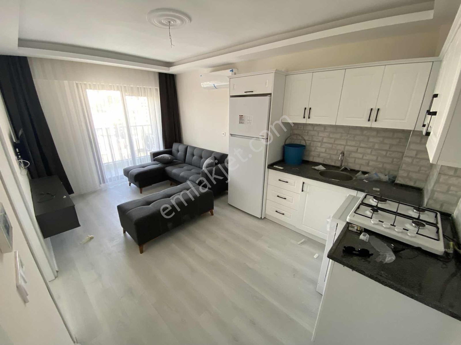 Namlıdan Havuzlu Site İçerisinde Arakat Güvenlikli 1+1 - Görsel 9