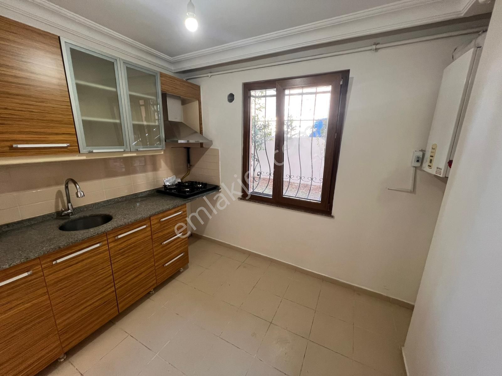 Kaçmaz'dan İdealtepe'de Ayrı Mutfaklı Ön Cephe Balkonlu 2+1 - Görsel 3