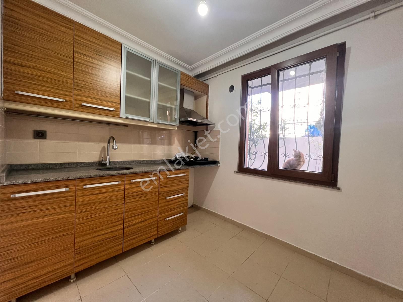 Kaçmaz'dan İdealtepe'de Ayrı Mutfaklı Ön Cephe Balkonlu 2+1 - Görsel 2