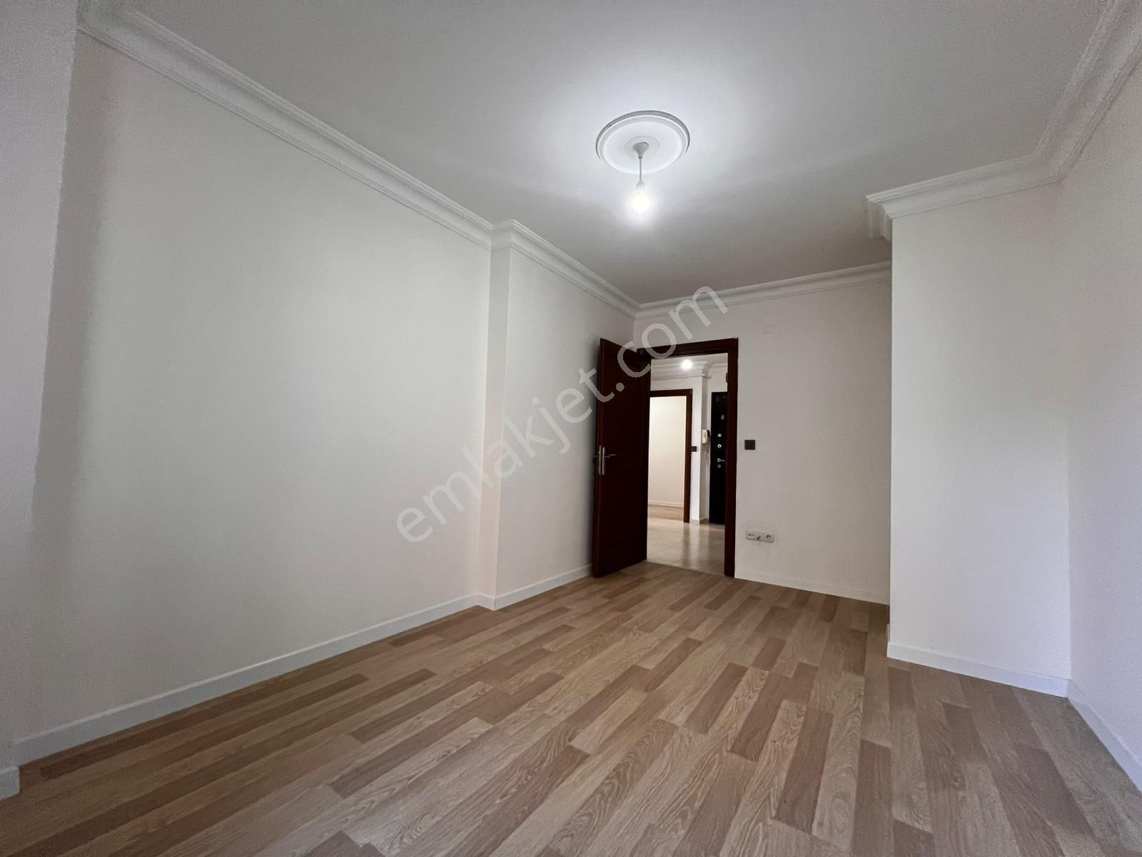 Kaçmaz'dan İdealtepe'de Ayrı Mutfaklı Ön Cephe Balkonlu 2+1 - Görsel 16