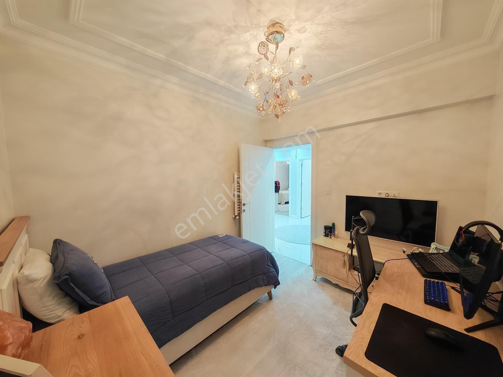 Metrobuse 5 Dk Barbaros Mah. 160 M2 Tadilatlı Satılık 3+1 Daire - Görsel 2