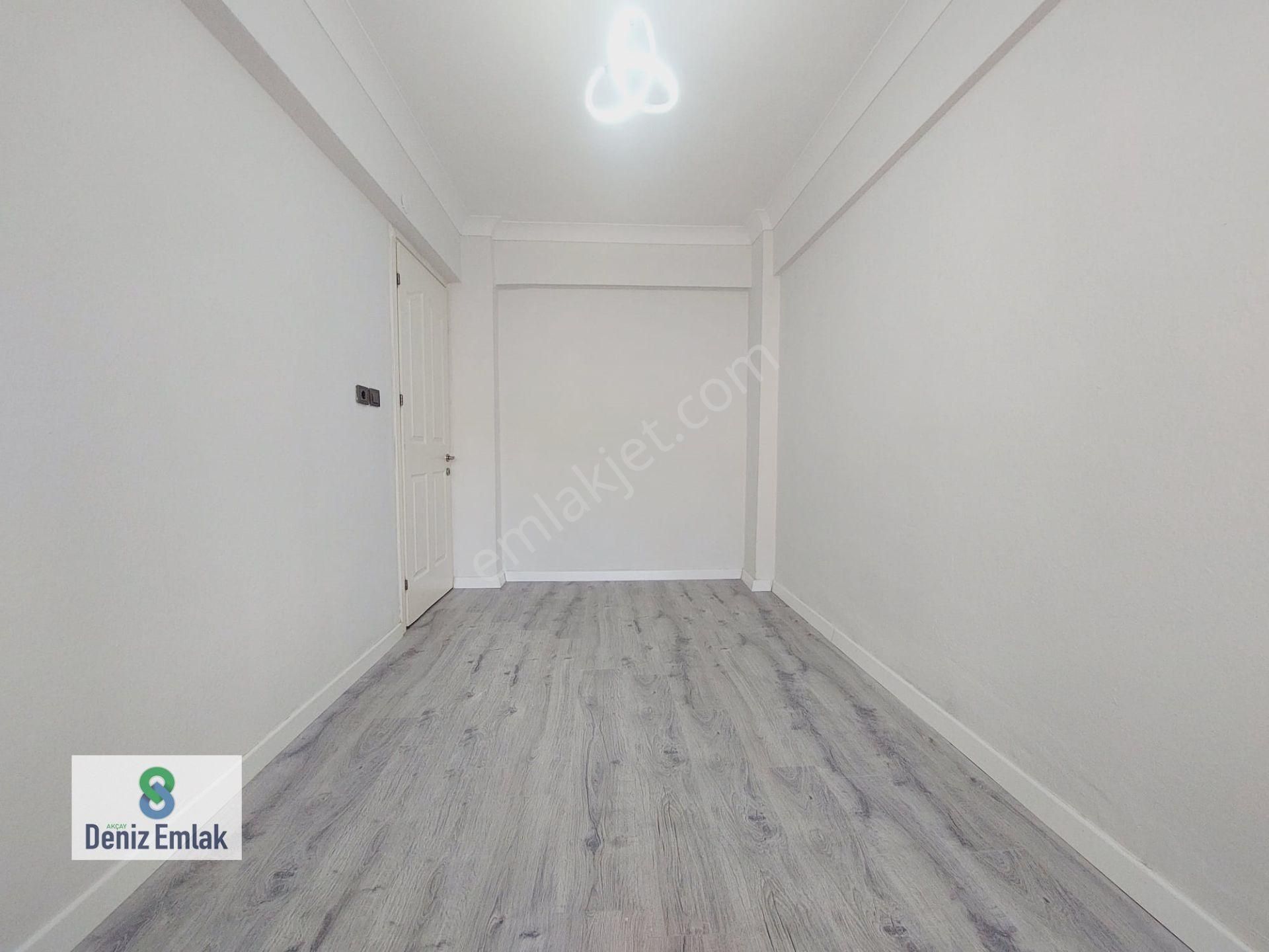 Denizden Akçay Sarıkızda Öncephe Masrafsız Satılık 2+1 Daire. - Görsel 11