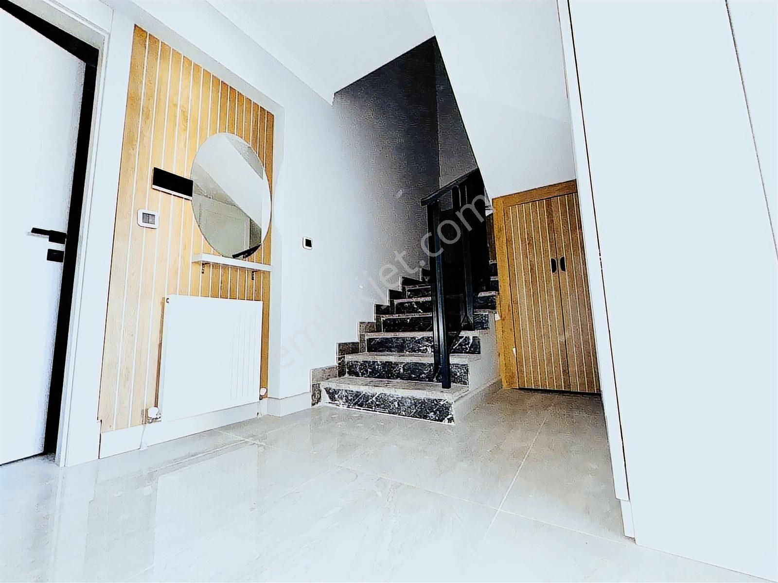 Şentürk Gayrimenkul'den//çevreli Caddesi Üzerinde// 3.kat Full!! - Görsel 4