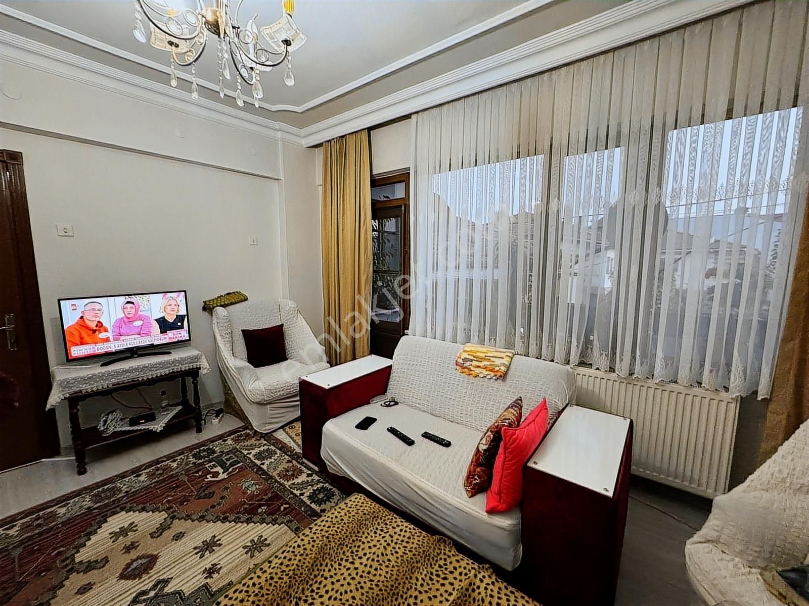 Ankara Caddesi Üzerinde Satılık 2+1 Daire - Görsel 3