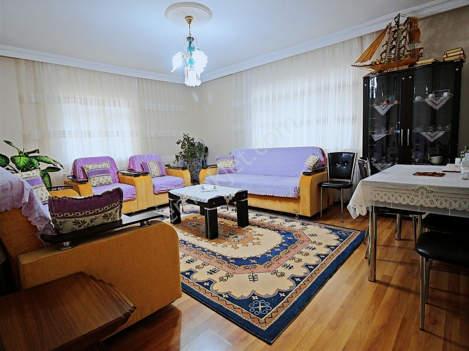 Elvan Mh'de Ahi Elvan Cd. Yanı Ebeveyn Banyolu 3+1 Ara Kat Daire - Görsel 17