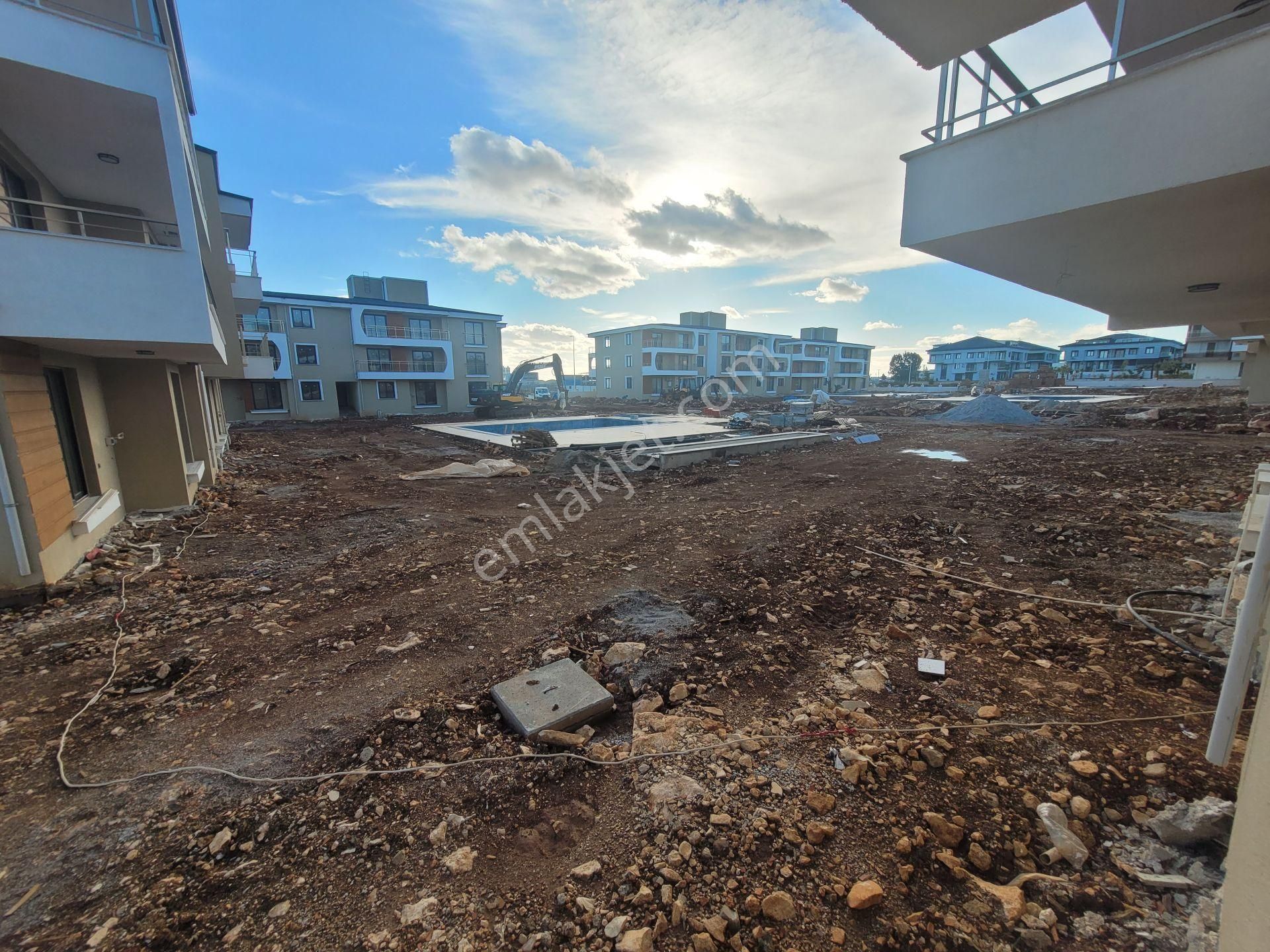 Didim Cumhuriyette Havuzlu Sitede Bahçe Katı Güney Cephe 2+1 Daire - Görsel 21