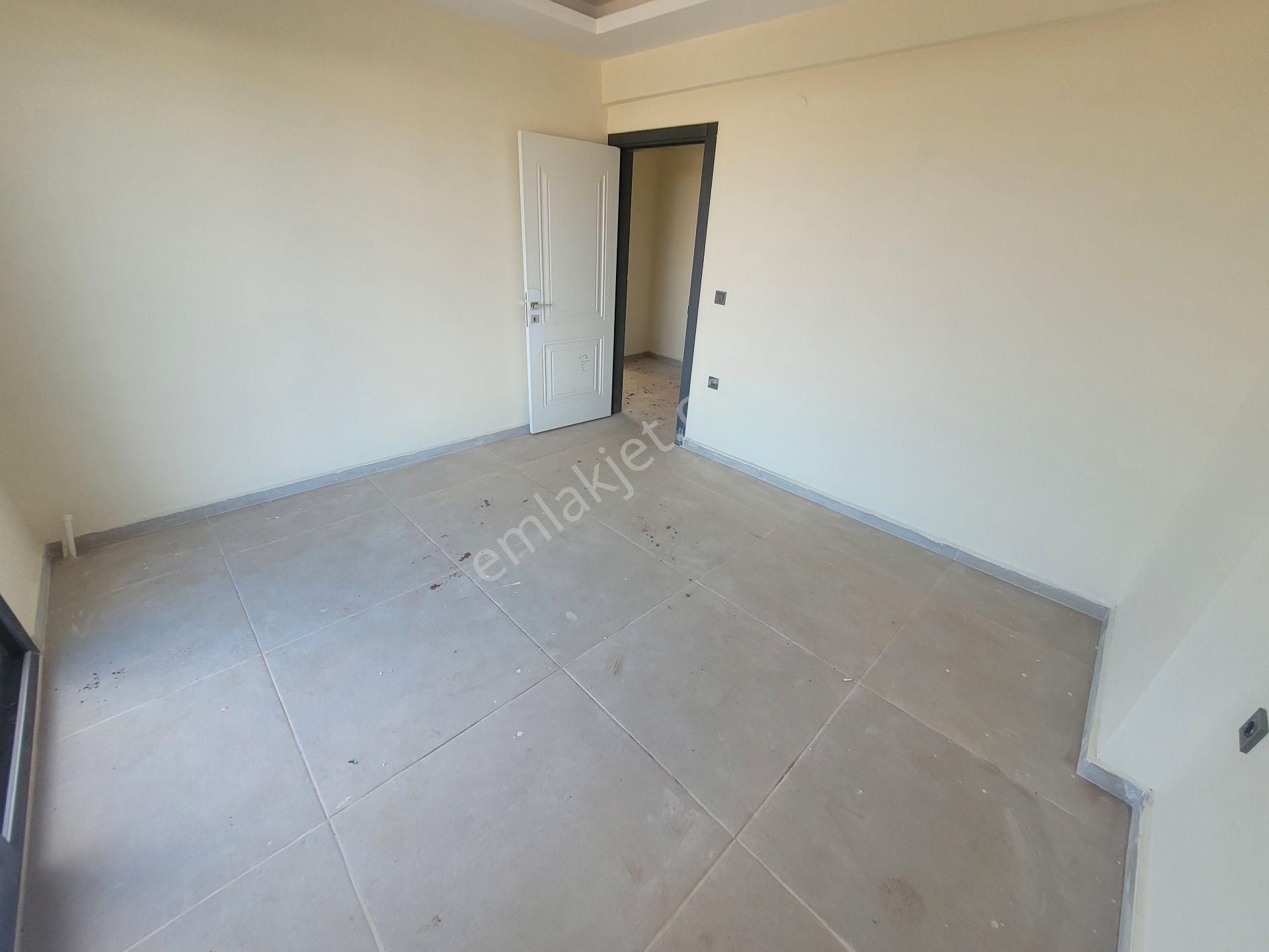 Didim Cumhuriyette Havuzlu Sitede Bahçe Katı Güney Cephe 2+1 Daire - Görsel 15