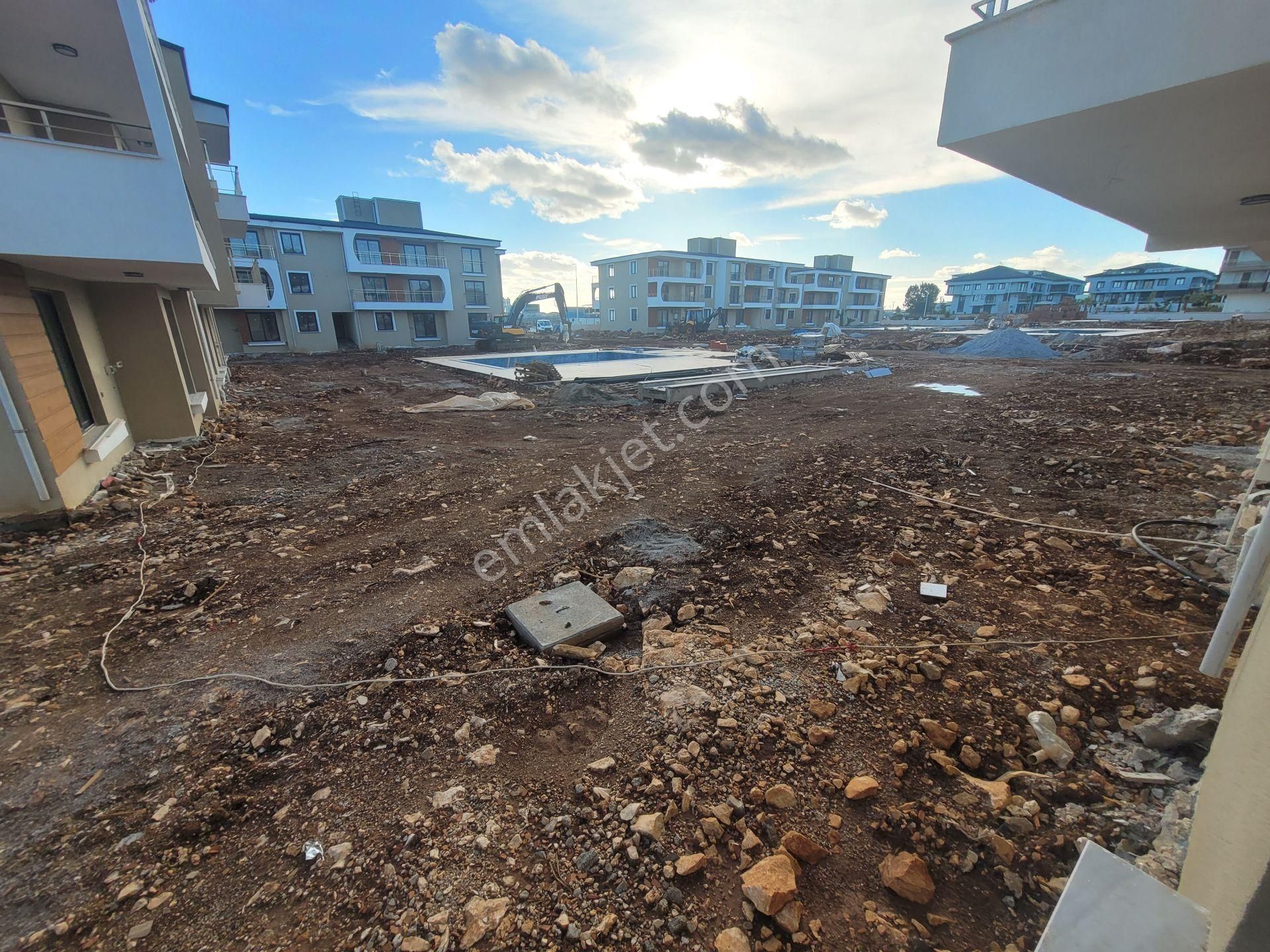 Didim Cumhuriyette Havuzlu Sitede Bahçe Katı Güney Cephe 2+1 Daire - Görsel 22