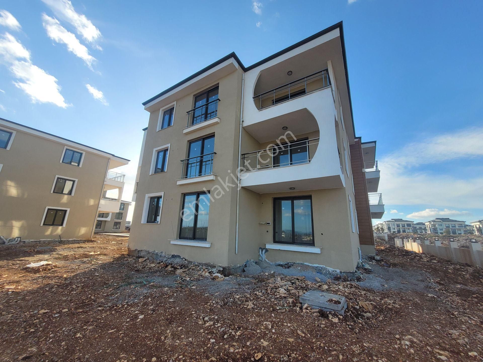 Didim Cumhuriyette Havuzlu Sitede Bahçe Katı Güney Cephe 2+1 Daire - Görsel 5