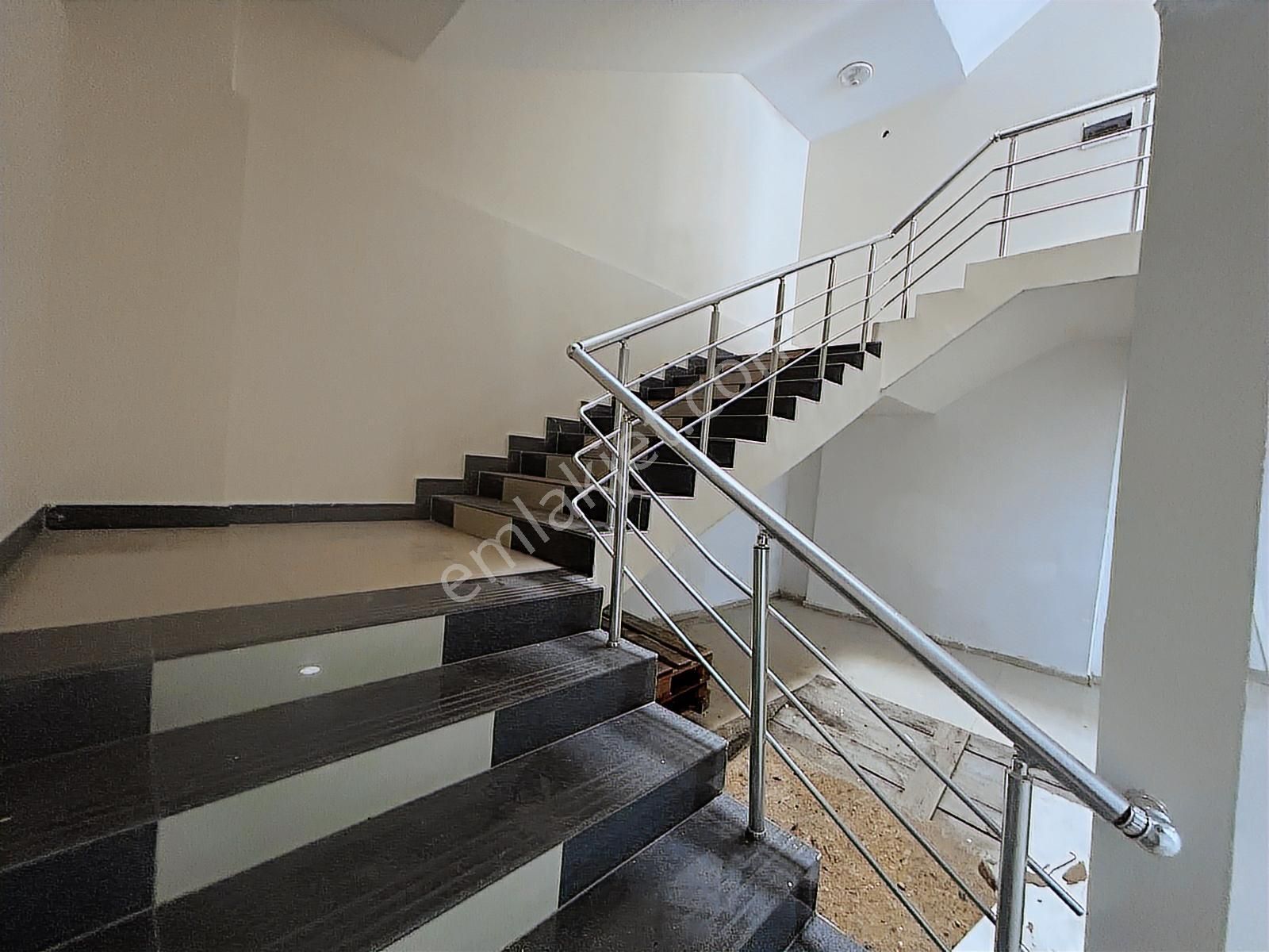 Yenişehir Merkezde Satılık 5 Katlı Plaza - Görsel 24