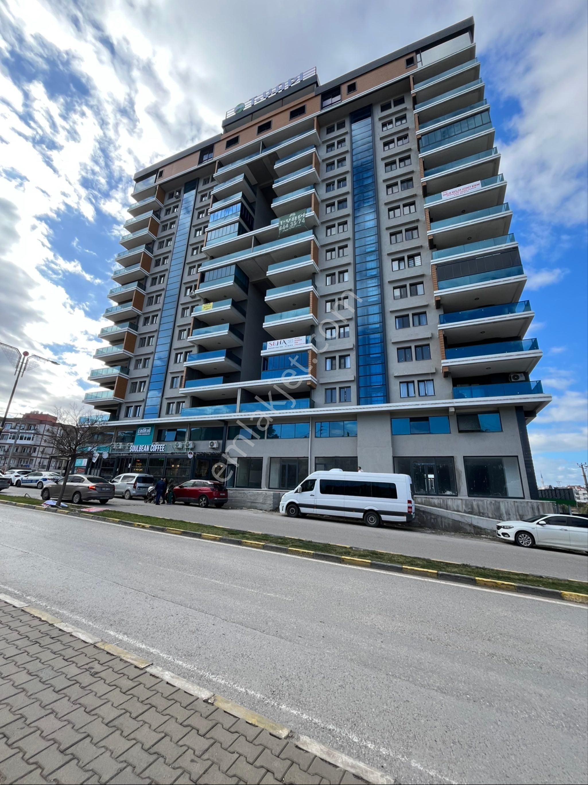 İzmir Menemen Devlet Hastanesi Karşısı Lüks 1+1 Daire - Görsel 2