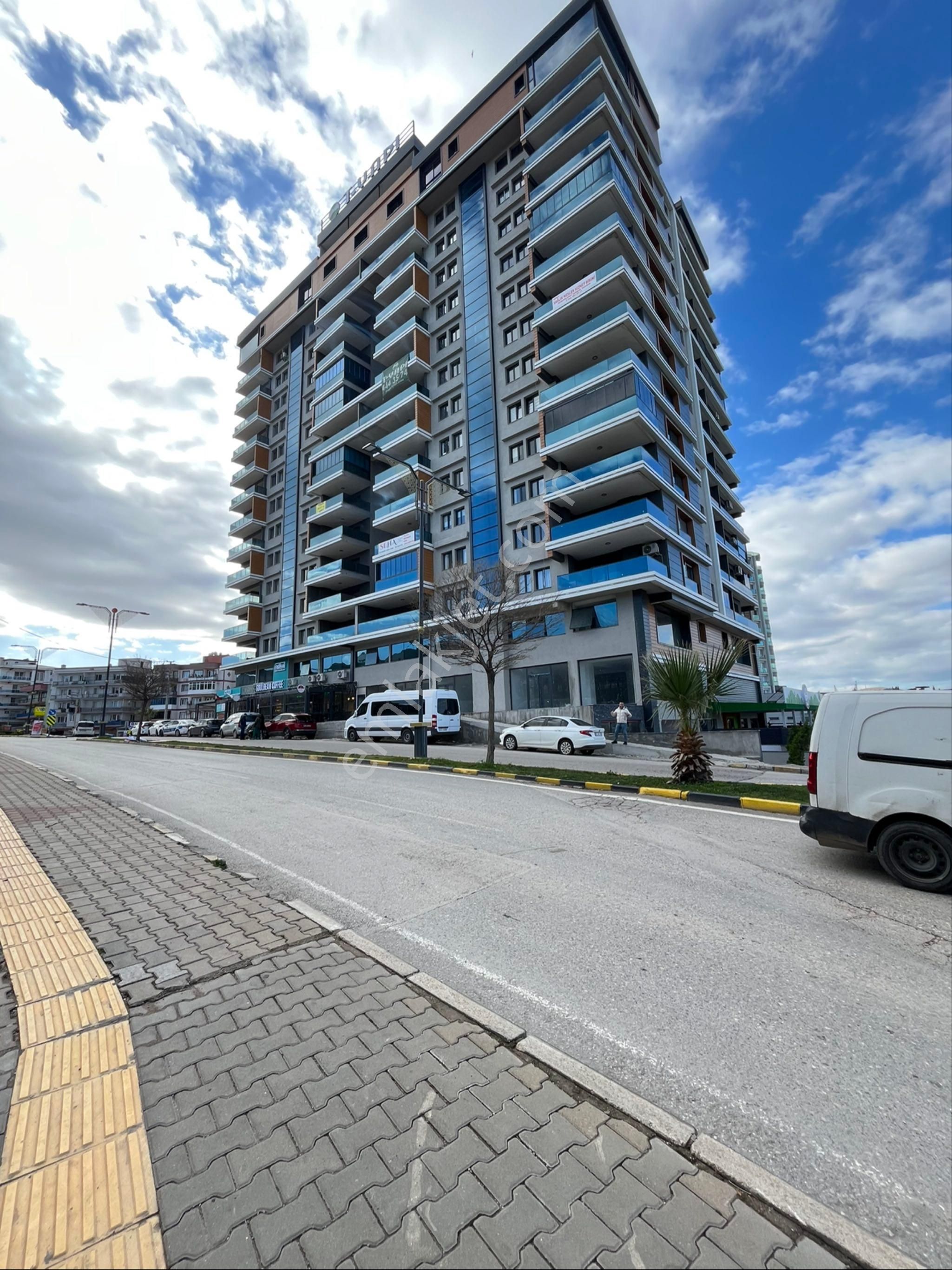 İzmir Menemen Devlet Hastanesi Karşısı Lüks 1+1 Daire