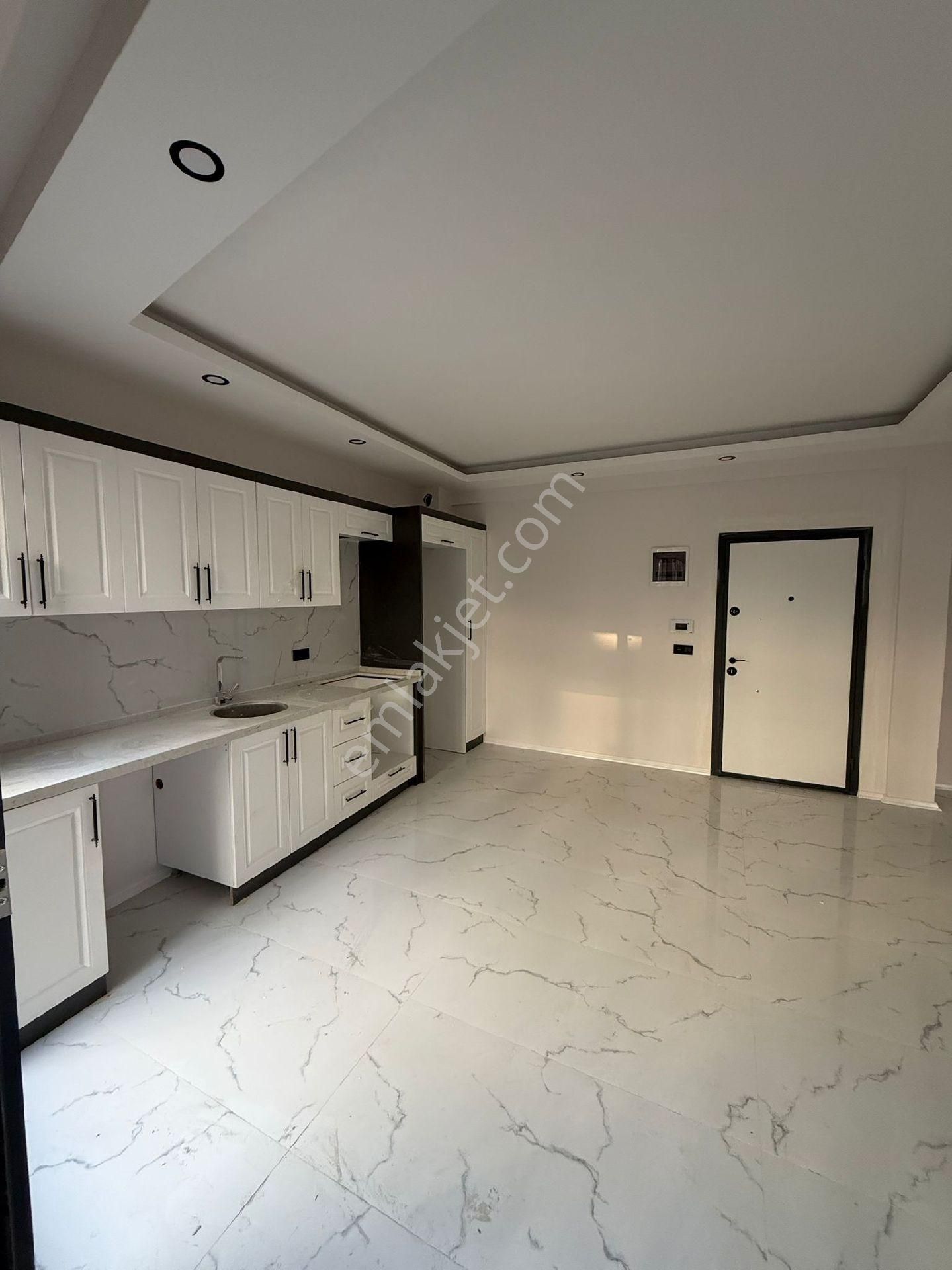 Kuşadası Ege Mahallesinde Mantolamalı 3.ncü Kat Yerden Isıtmalı Satılık Sıfır 1+1 Daire - Görsel 3