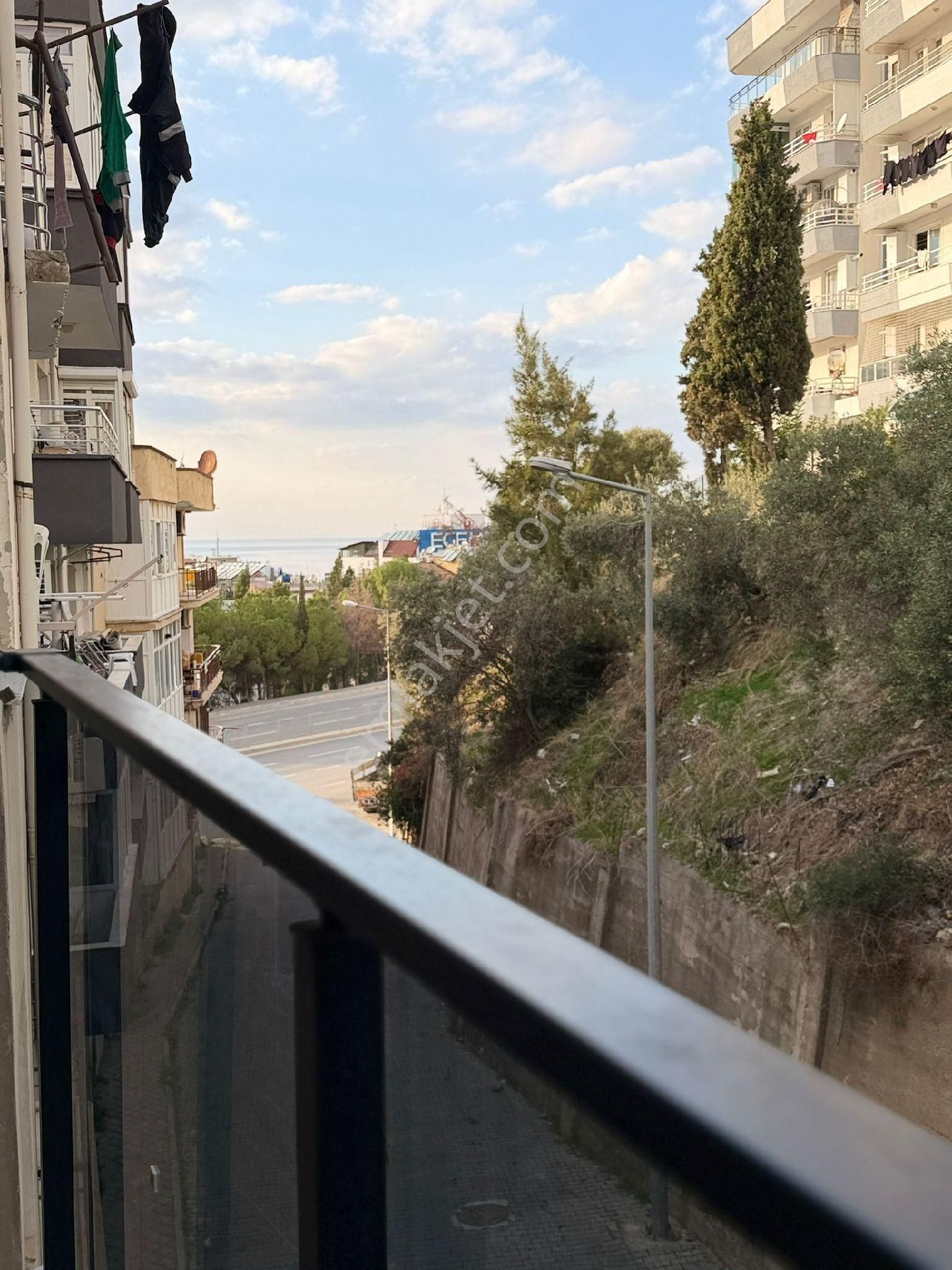 Kuşadası Ege Mahallesinde Mantolamalı 3.ncü Kat Yerden Isıtmalı Satılık Sıfır 1+1 Daire - Görsel 17